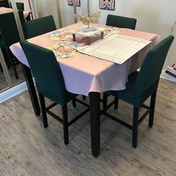 Kitchen Table And 4 Chairs 