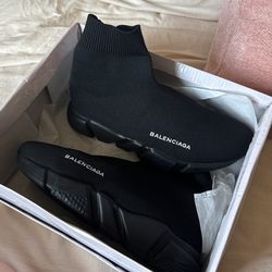 Balenciagas SPEED RECYCLED KNIT SNEAKER IN BLACK