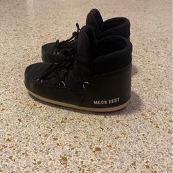 Moon Boot Icon Low