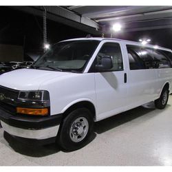2017 Chevrolet Express 3500 Passenger 