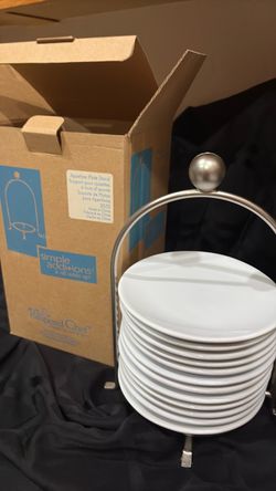 Pampered Chef Simple Additions 12  6 inch appetizer plates with stand