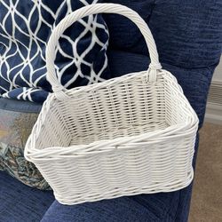 Wicker Basket (Mail/ Post / Etc.) White /Handle