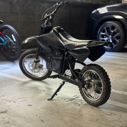 It was 500 now 400 100$ off Negotiable and tradable and all cash Razor MX350 Electric Dirt Bike – Clean, Fast, Like New Condition 🔥 $425 OBO