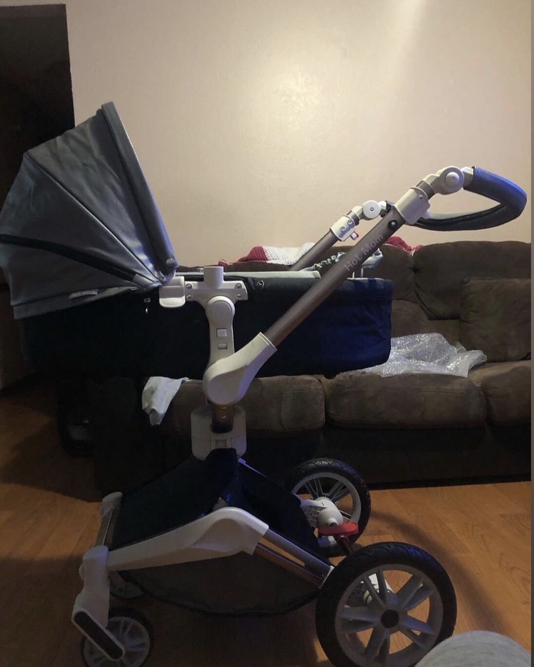Hot Mom 360 stroller
