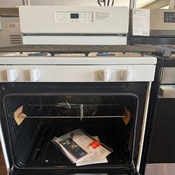 Whirlpool 30" White Freestanding Gas Range