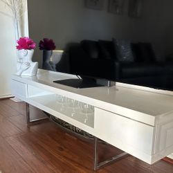 High Gloss White Chrome TV Stand