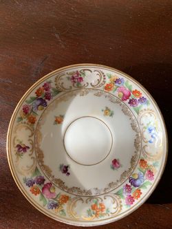 Fine china, tea cup plates