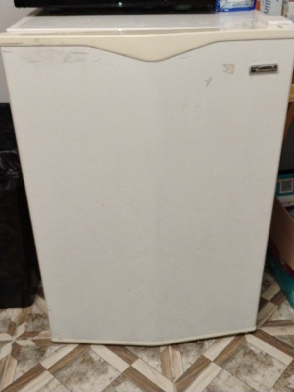 Kenmore Mini Fridge