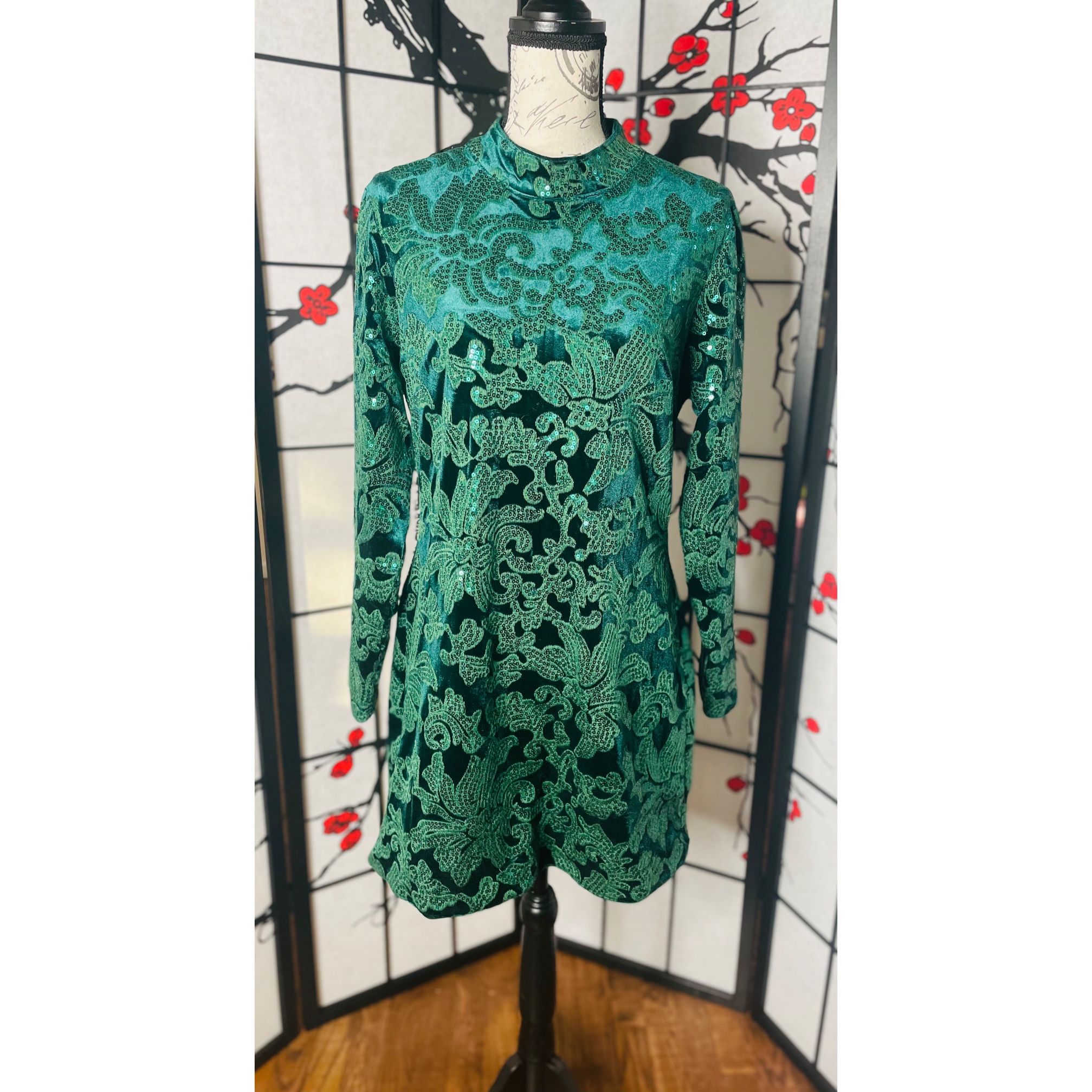Stunning Women Emerald Green Velvet Cocktail Dress