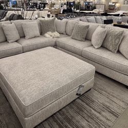 Beautiful 3pc Sectional 