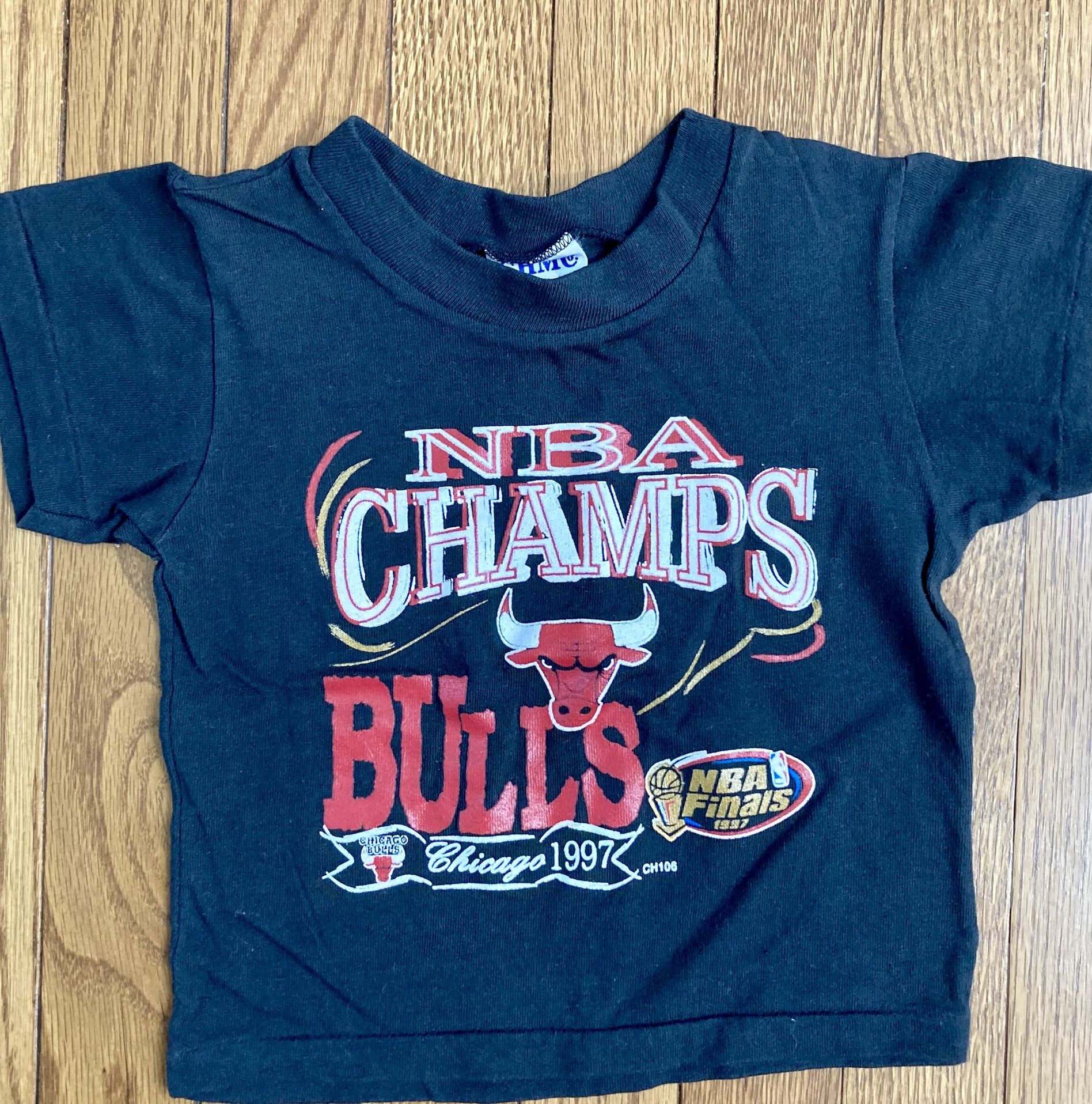 Chicago Bulls 1997 NBA Champions Youth Shirt.