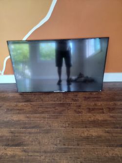 Sony Smart TV 48" and good wall bracket