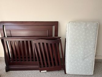 Convertible Baby Crib with Mattress