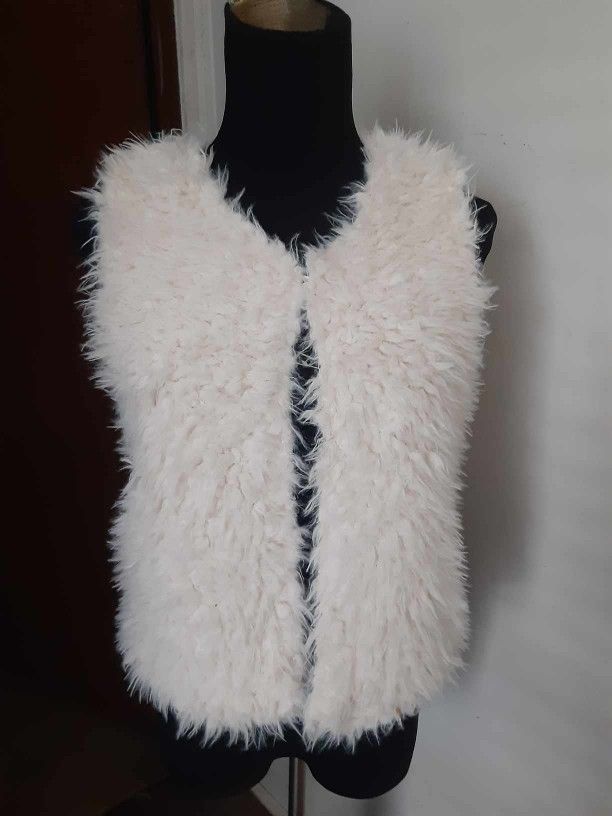 Design History Girls White Faux Fur Vest Size Large