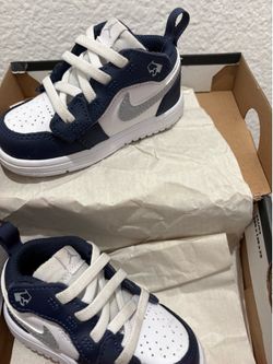 Jordan 1 Low Wolf Grey/Midnight Navy/White 5c