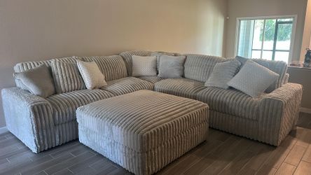 3PC Stupendous Sectional. 🚚WE DELIVER🚚