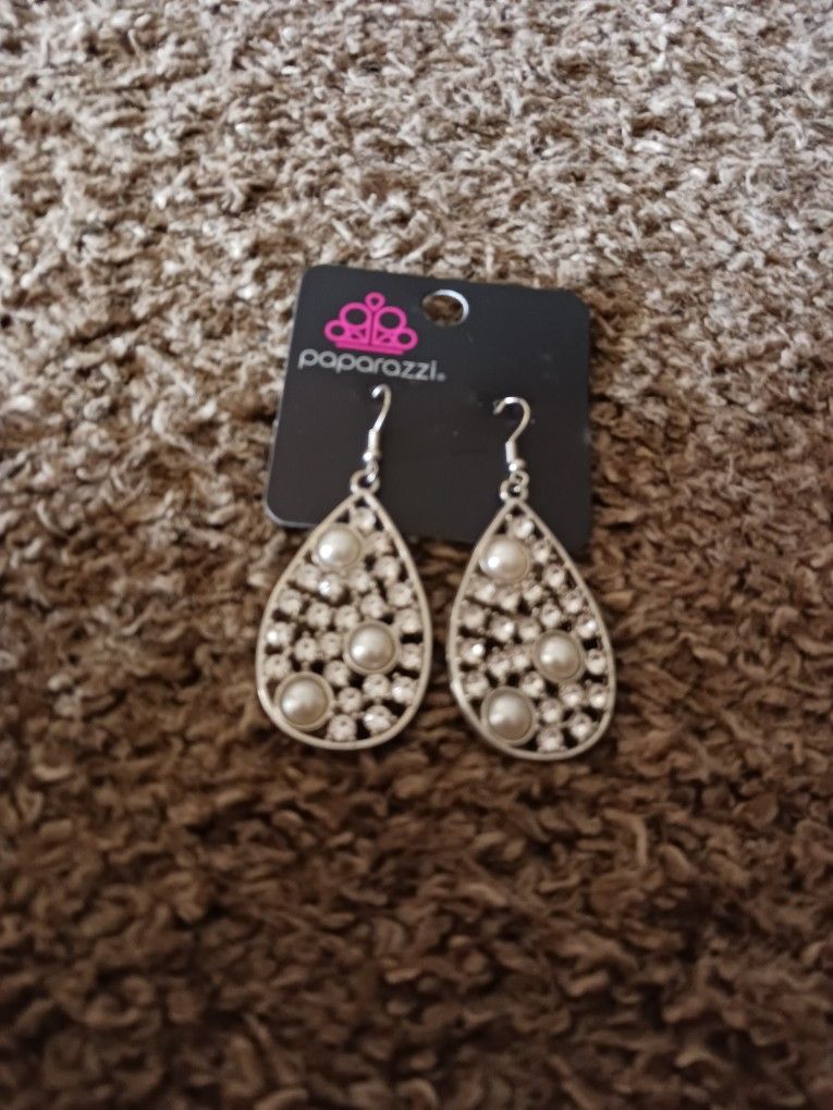 Paparazzi Earrings $5 Each
