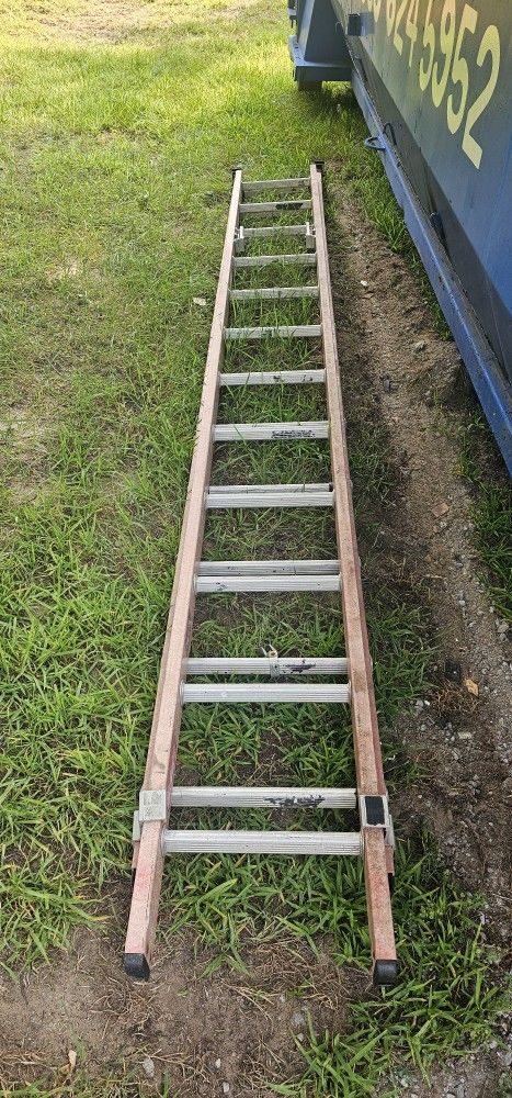 Warner 24ft Fiberglass Ladder.