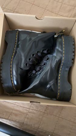 Women’s dr martens