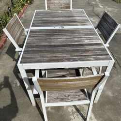Patio Table And 4 Chairs