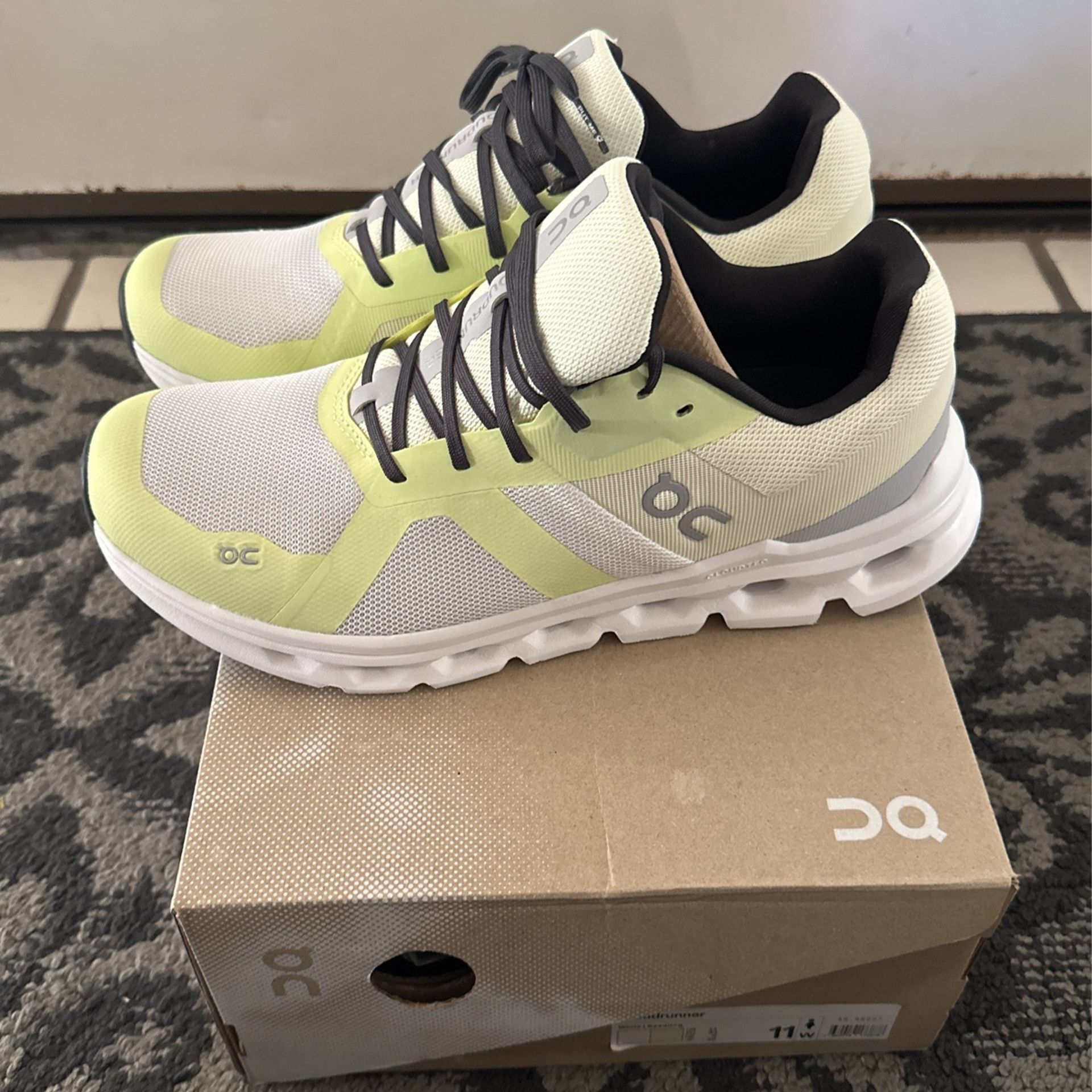 Brand New On Cloud Cloudrunner White Seedling