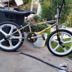 GT BMX MACH1