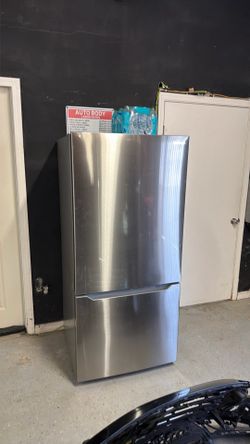 Insigna fridge