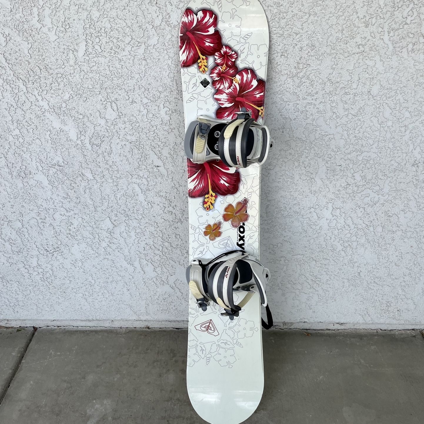 Roxy Snowboard Size 143 cm for Sale in Riverside, CA - OfferUp