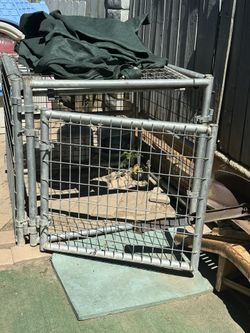Small Kennels PLEASE READ DESCRIPTION