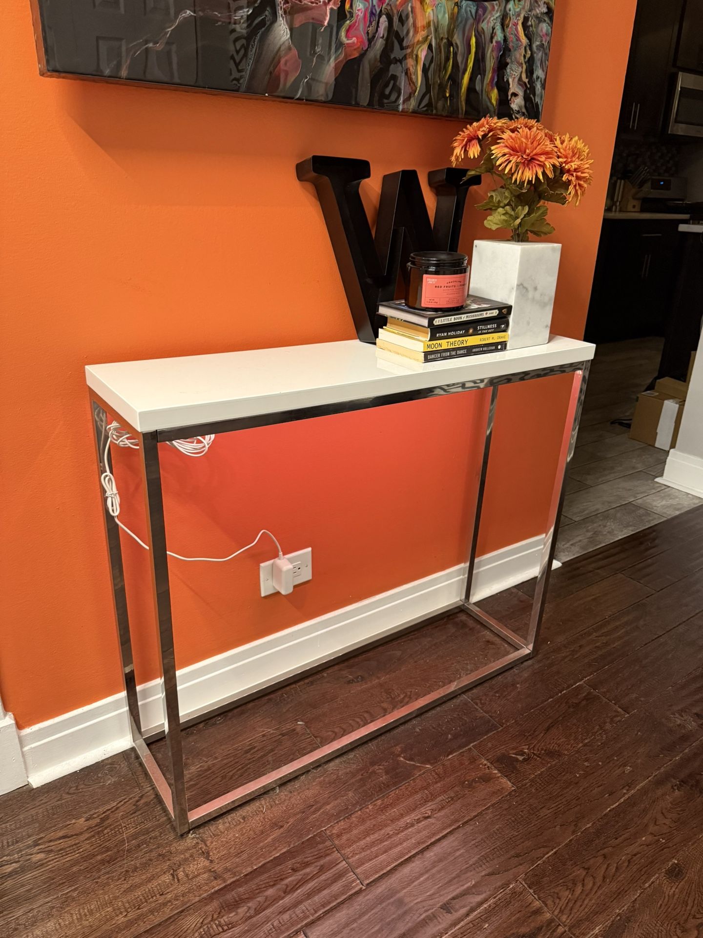 White lacquer Console Table