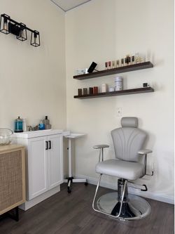 Brow chair