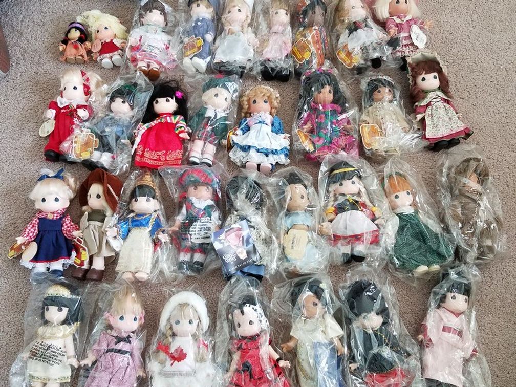 37 Children around the world dolls