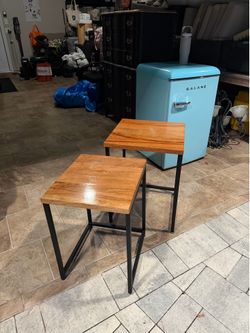 Nesting end/side tables