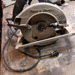 CIRCULAR SAW Black & Decker