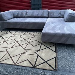 Sectional Couch!! West Elm !! Delivery Available 🚚!! Dimensions: 113” x 74” Length x 38” Depth x 26” Height 