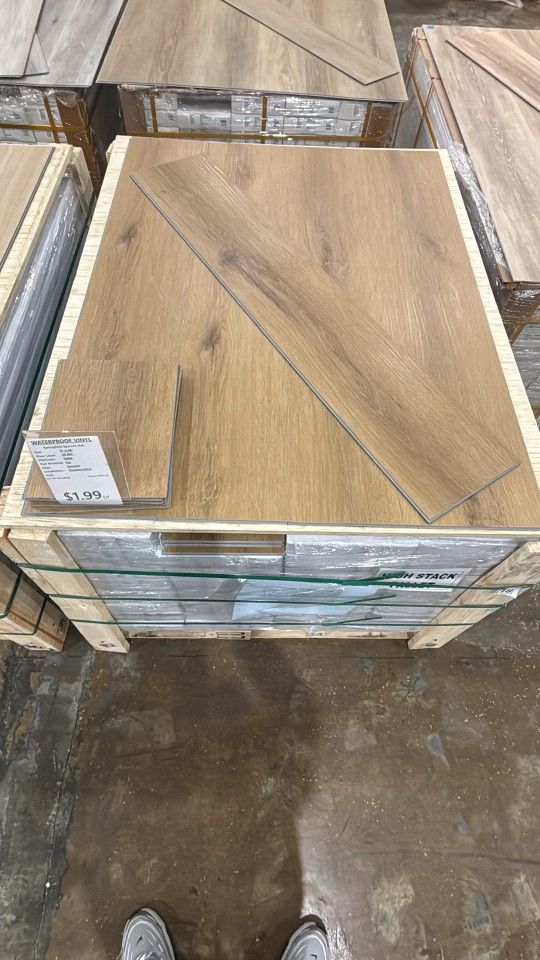 Oak vinyl plank 100% waterproof 20 mil