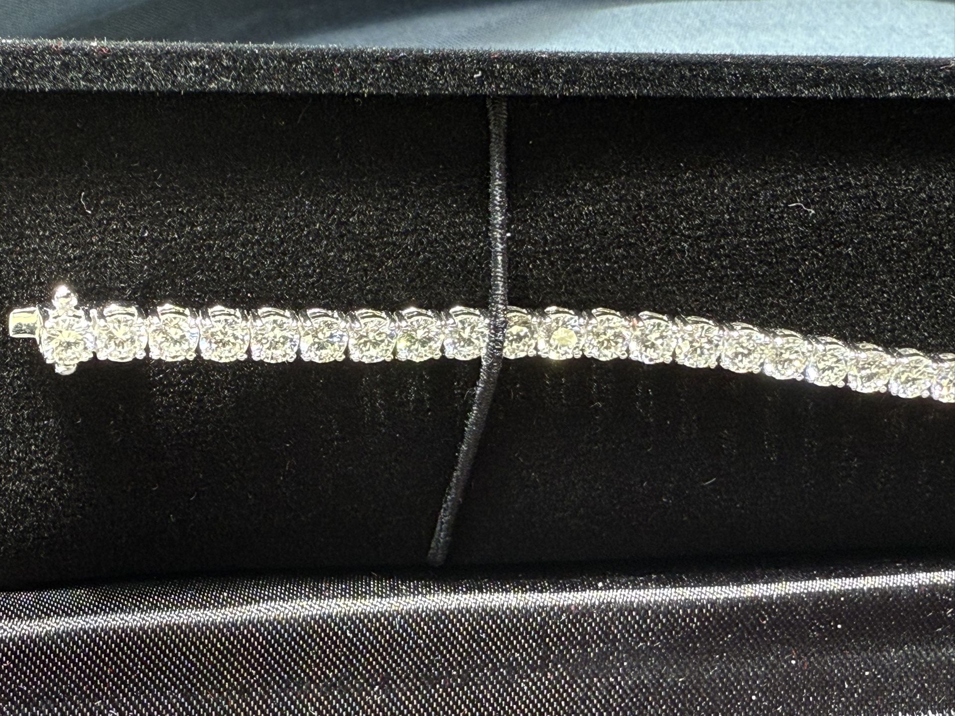 14K White Gold Diamond Tennis Bracelet