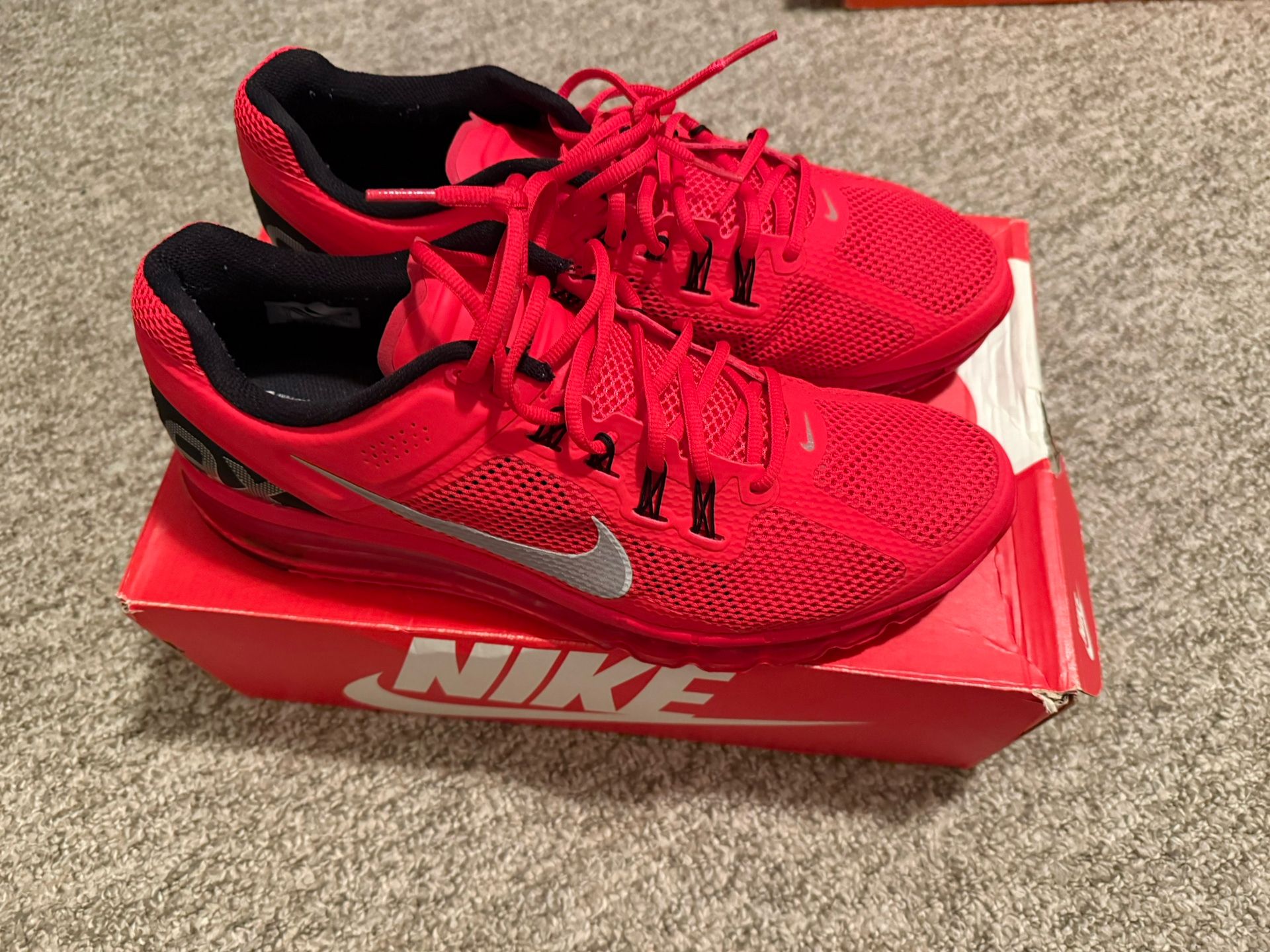 Nike Air Max - Size 13