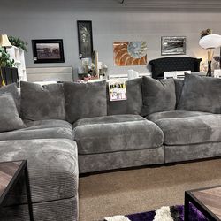 Stunning couch! $899 💙✨