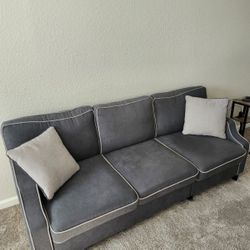 Sofa With Accent Pillows
