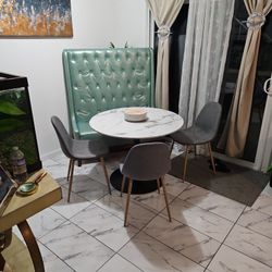 Table And Chairs 