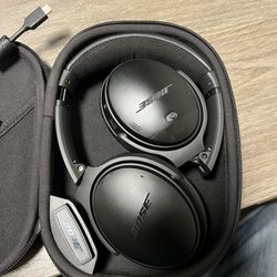 Bose Quiet Comfort 35 Noise Canceling Headphones