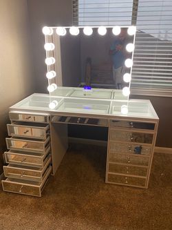 Makeup Vanity With Bluetooth  Thumbnail