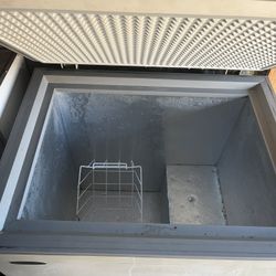 chest freezer works excellent 
