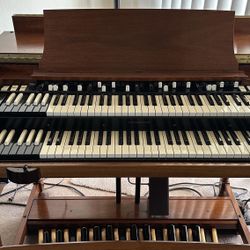 Hammond B3 Organ With Leslie speaker 