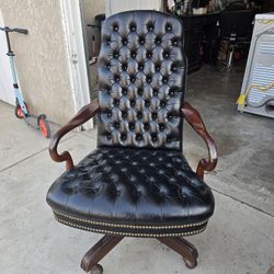 Tufted Leather Executive Office Chair 💺 