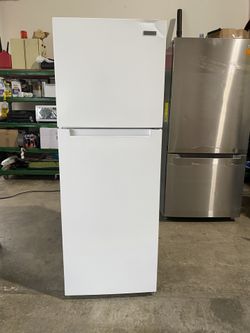 Refrigerator, Vissani 7.2 Cubic Feet