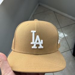 Los Angeles Dodgers Tan Khaki Fitted Hat Size 7 1/8 / Gotta Color Piel De Los Dodgers Cerrada 7/18