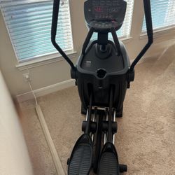 Octane Fitness Elliptical Exercise Machine