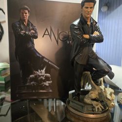 Buffy the Vampire Slayer "Angel" Sideshow Exclusive | 1:4 Premium Figure And Box